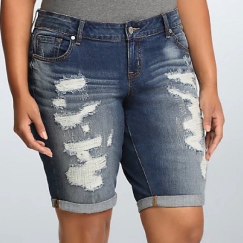 🔥TORRID Distressed Boyfriend Style Bermuda Shorts